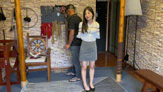 【龙飞原创】小仙女大学生喜喜老虎凳极限捆绑过程中讲述她的恋爱经过